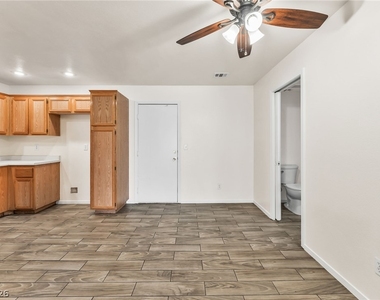 3686 Golden Sunset Court - Photo Thumbnail 9