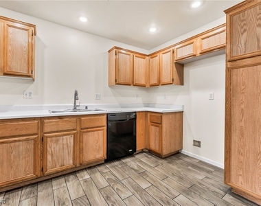 3686 Golden Sunset Court - Photo Thumbnail 13