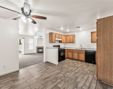 3686 Golden Sunset Court - Photo Thumbnail 10