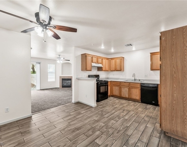 3686 Golden Sunset Court - Photo Thumbnail 11