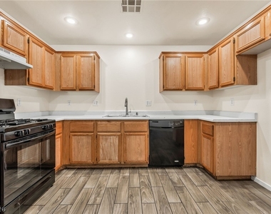 3686 Golden Sunset Court - Photo Thumbnail 12