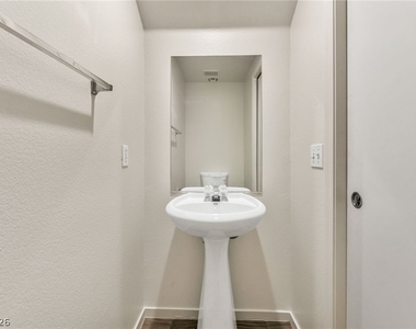 3686 Golden Sunset Court - Photo Thumbnail 15