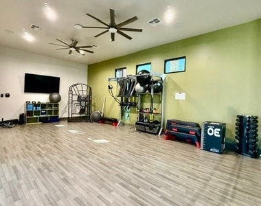 11315 Kraft Mountain Avenue - Photo Thumbnail 27