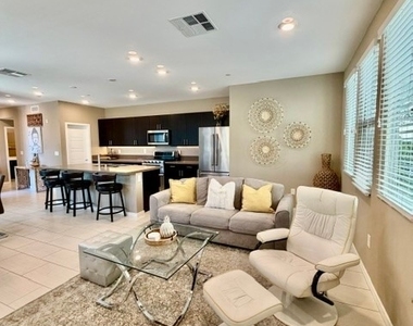11315 Kraft Mountain Avenue - Photo Thumbnail 8