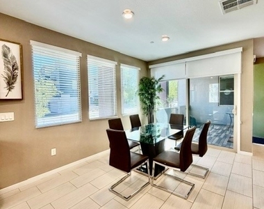 11315 Kraft Mountain Avenue - Photo Thumbnail 5