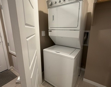11315 Kraft Mountain Avenue - Photo Thumbnail 14