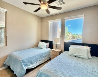 11315 Kraft Mountain Avenue - Photo Thumbnail 16