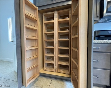 314 Tamarack Drive - Photo Thumbnail 9