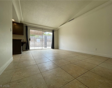 314 Tamarack Drive - Photo Thumbnail 11