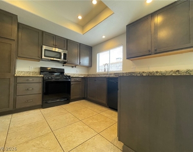 314 Tamarack Drive - Photo Thumbnail 6