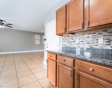 6841 Compass Cove Avenue - Photo Thumbnail 15