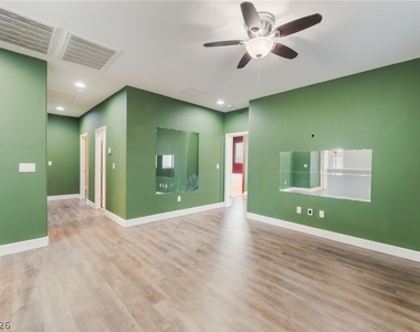 6841 Compass Cove Avenue - Photo Thumbnail 18