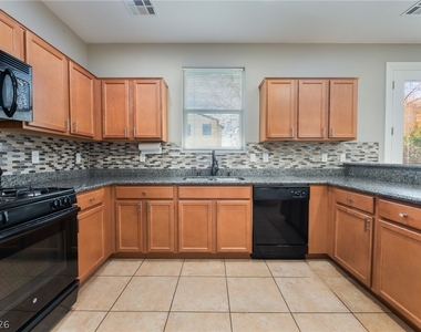 6841 Compass Cove Avenue - Photo Thumbnail 13