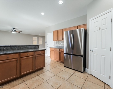 6841 Compass Cove Avenue - Photo Thumbnail 14