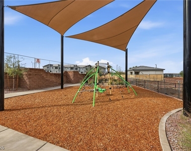 1531 Layla Crossing Avenue - Photo Thumbnail 40