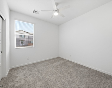 1531 Layla Crossing Avenue - Photo Thumbnail 17