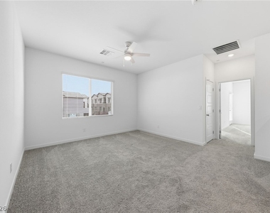 1531 Layla Crossing Avenue - Photo Thumbnail 19