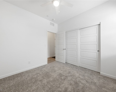 1531 Layla Crossing Avenue - Photo Thumbnail 18
