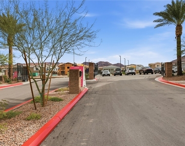 1531 Layla Crossing Avenue - Photo Thumbnail 39