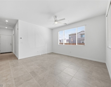 1531 Layla Crossing Avenue - Photo Thumbnail 3