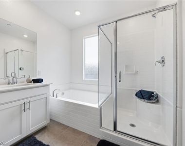 1531 Layla Crossing Avenue - Photo Thumbnail 27