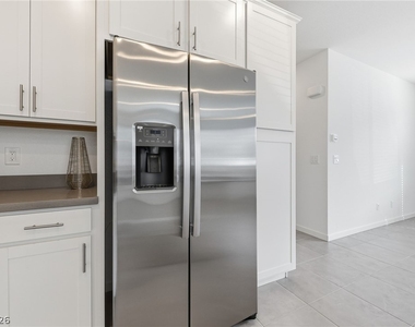 1531 Layla Crossing Avenue - Photo Thumbnail 10