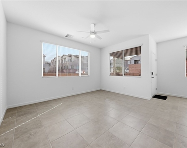 1531 Layla Crossing Avenue - Photo Thumbnail 4