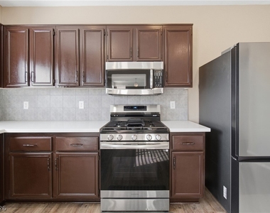 7809 Bear Tooth Cave Court - Photo Thumbnail 41