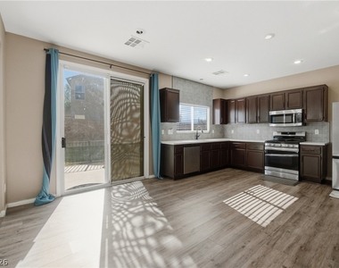 7809 Bear Tooth Cave Court - Photo Thumbnail 30