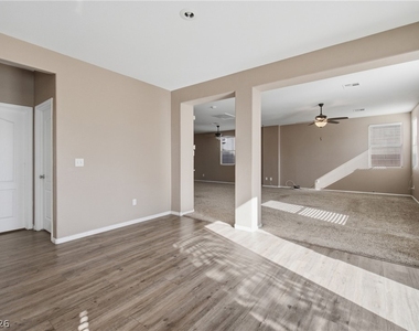 7809 Bear Tooth Cave Court - Photo Thumbnail 32