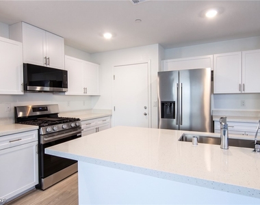 105 Scarhill Track Avenue - Photo Thumbnail 7