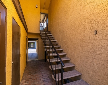 1404 Santa Anita Drive - Photo Thumbnail 5