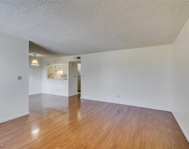 1404 Santa Anita Drive - Photo Thumbnail 13