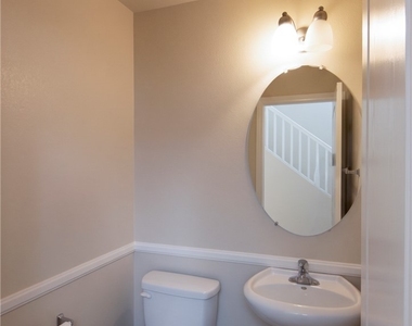 10559 Lessona Street - Photo Thumbnail 10