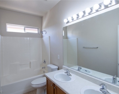 10559 Lessona Street - Photo Thumbnail 19