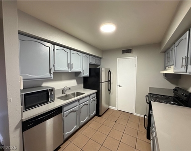 5187 Garden Lane - Photo Thumbnail 8