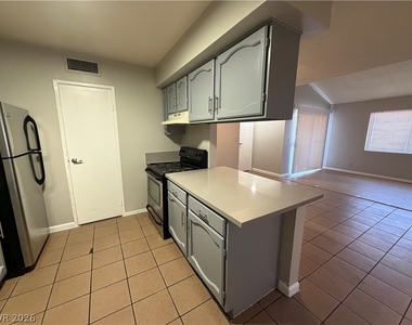 5187 Garden Lane - Photo Thumbnail 10
