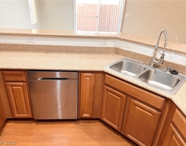 4516 Camille Flora Court - Photo Thumbnail 5