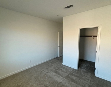1492 Marsh Bird Street - Photo Thumbnail 11