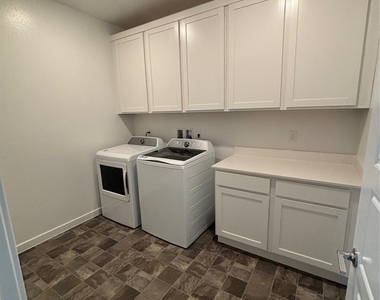 1492 Marsh Bird Street - Photo Thumbnail 14