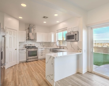 2840 Blythswood Square - Photo Thumbnail 1