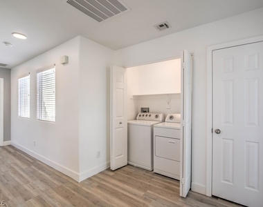 2840 Blythswood Square - Photo Thumbnail 19