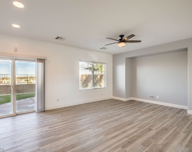 2840 Blythswood Square - Photo Thumbnail 2