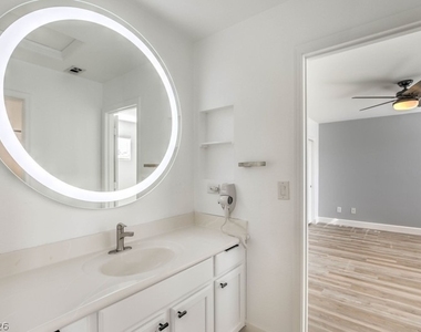 2840 Blythswood Square - Photo Thumbnail 17