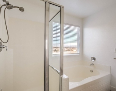 2840 Blythswood Square - Photo Thumbnail 14