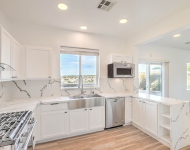 2840 Blythswood Square - Photo Thumbnail 5