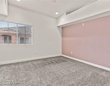 352 Amber Pine Street - Photo Thumbnail 21