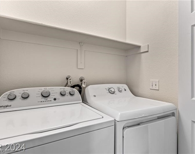 352 Amber Pine Street - Photo Thumbnail 13