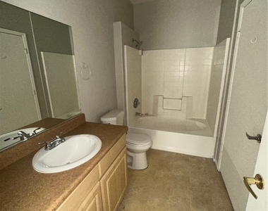 8250 N Grand Canyon Drive - Photo Thumbnail 12
