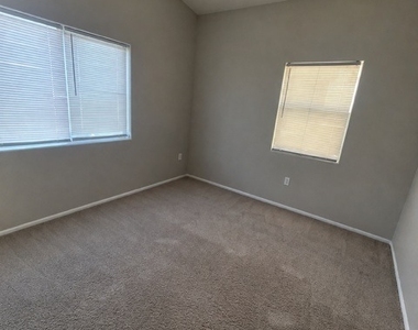 4110 Ivy Russell Way - Photo Thumbnail 6
